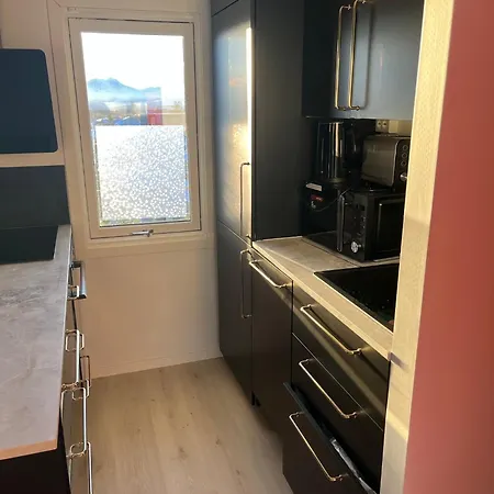 Sentral Liten Med Fin Utsikt Og Parkering * Tromsø